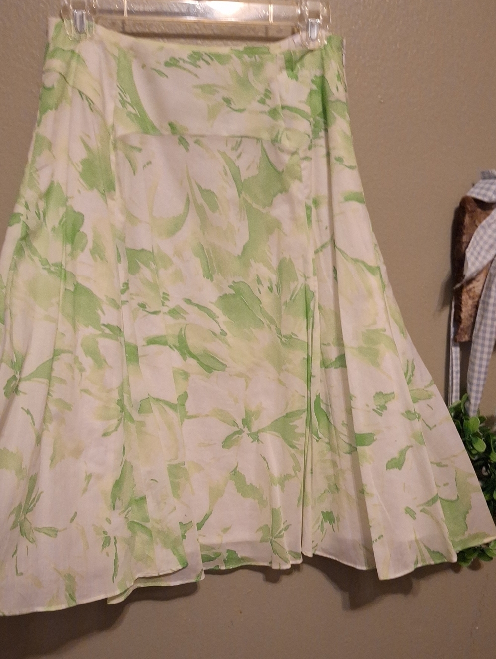 Jones New York White Skirt with Light Green Floral Print - Circle Skater